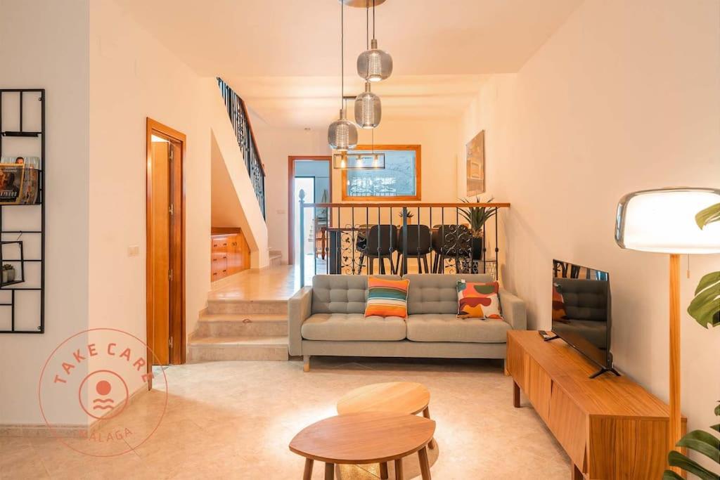 Spacious Home With Lovely Garden - Tcm Rincon de la Victoria Bagian luar foto