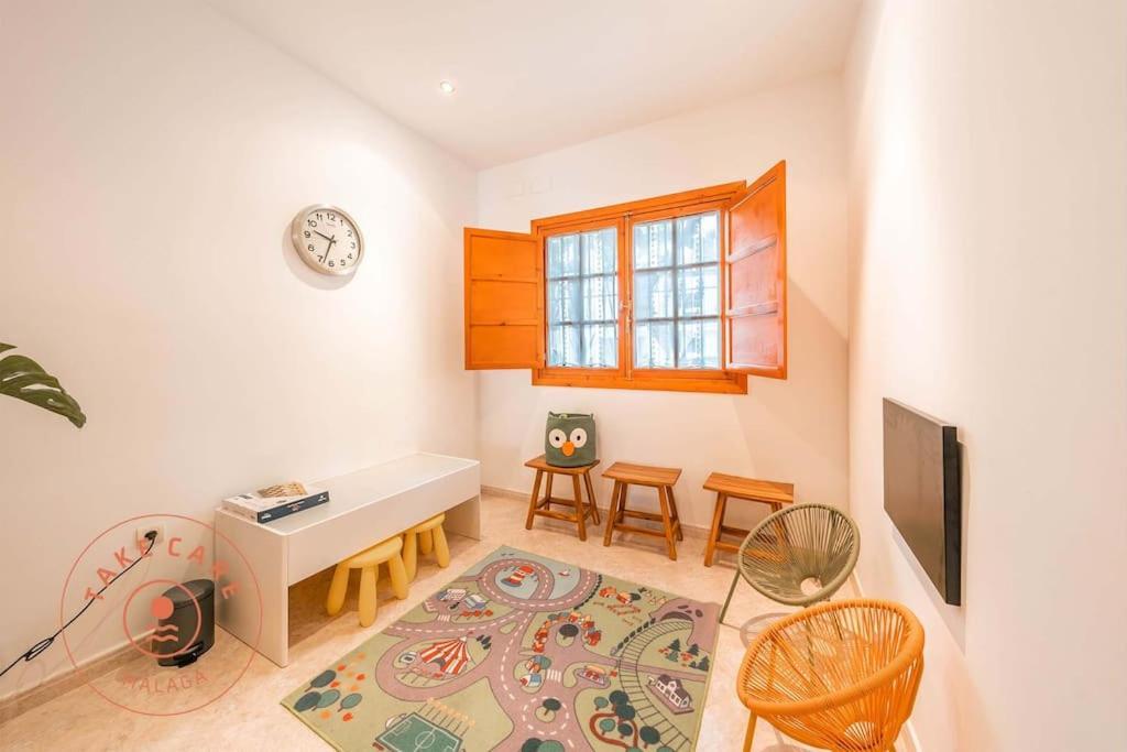 Spacious Home With Lovely Garden - Tcm Rincon de la Victoria Bagian luar foto