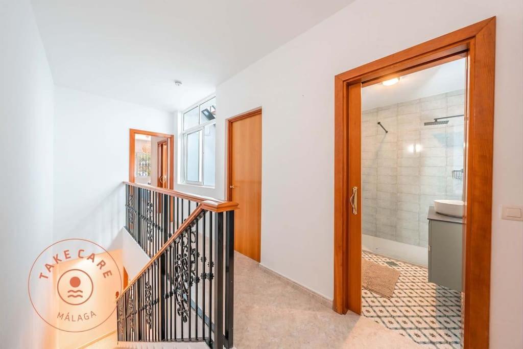 Spacious Home With Lovely Garden - Tcm Rincon de la Victoria Bagian luar foto